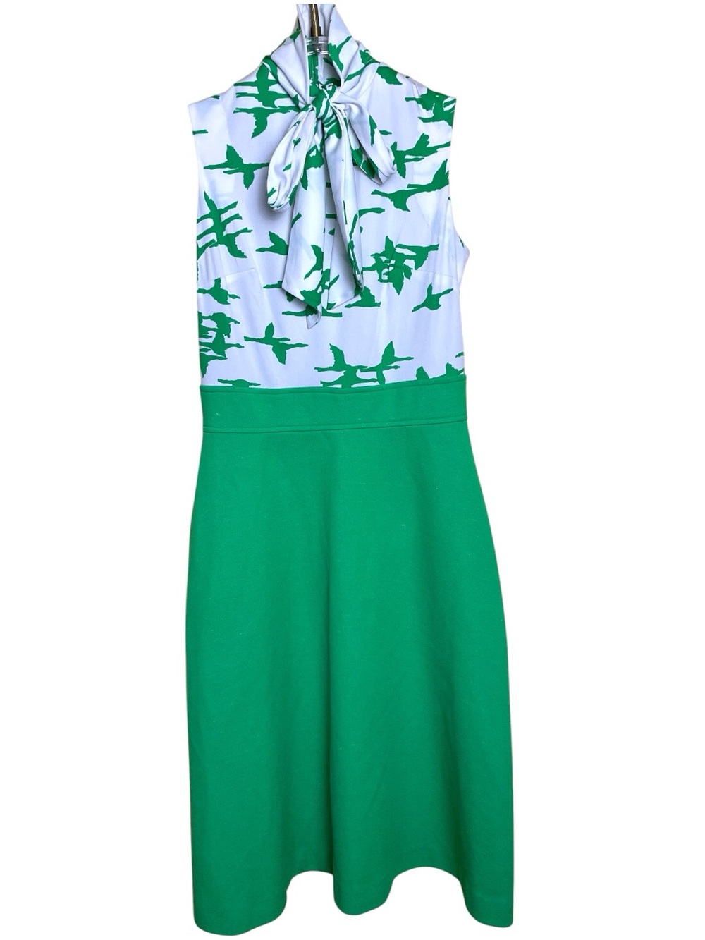 Vintage Green & White Bow Tie Neck Sleeveless Dress With Bird Print